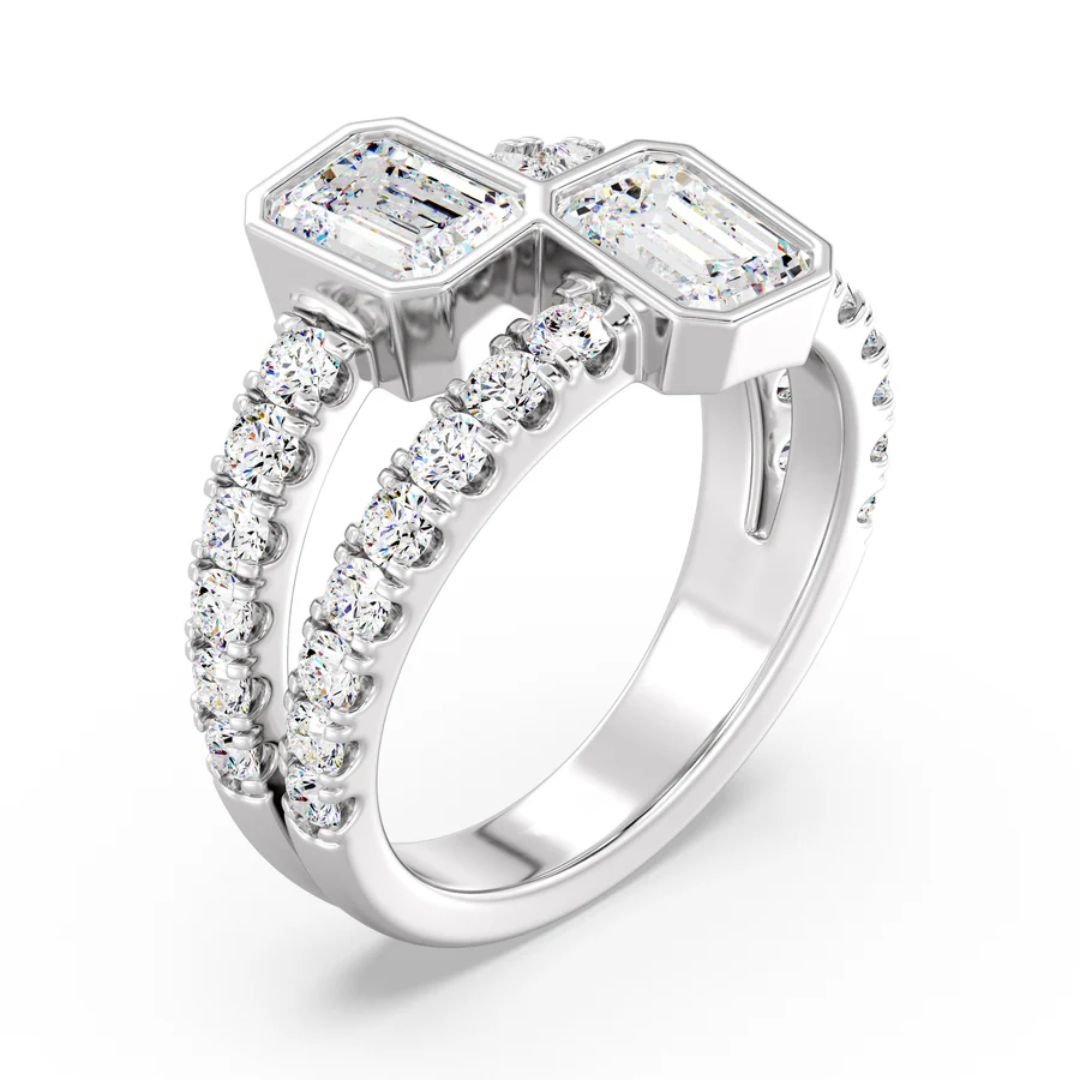 Emerald Bezel Split Ring - Image 6